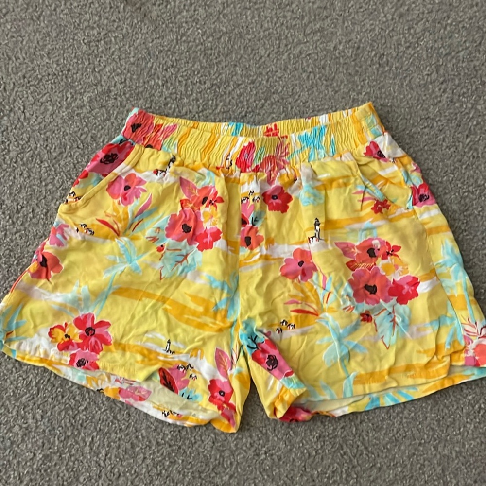 Girl short